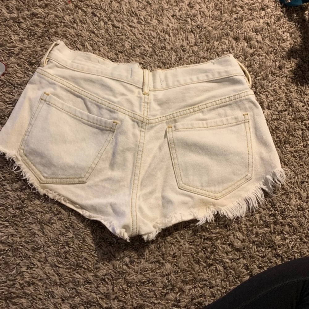 Distressed Shorts - Picture 2 of 3